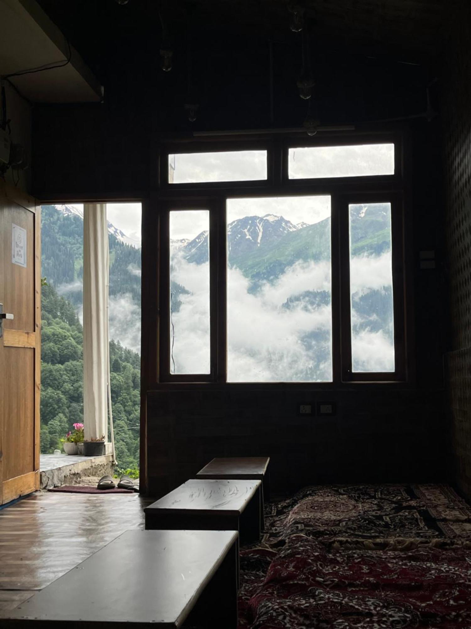 Yellowjackets Hostel Tosh 외부 사진